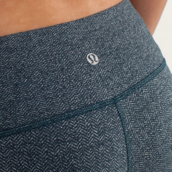 Lululemon Herringbone Wunder Unders size 4 - Picture 2 of 4